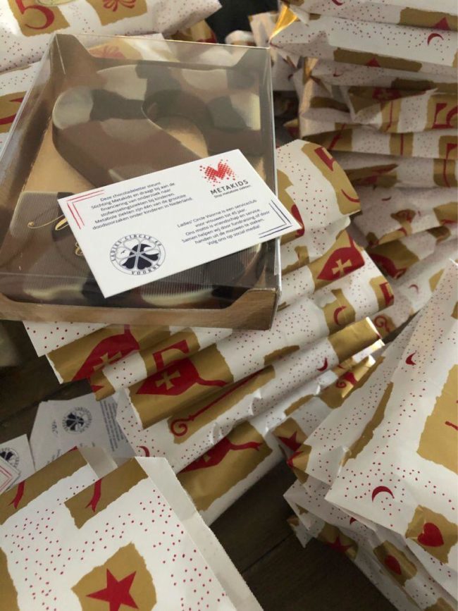 Donatie moeders van Oostvoorne donatie chocoladeletters moeders van oostvoorne